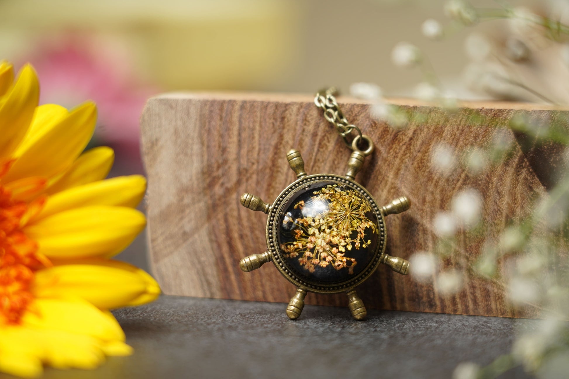 UniQ Creation Preseved floral resin Necklace for the gift, Ladies, All Flower resin Necklace with Real Leaf- Design 2