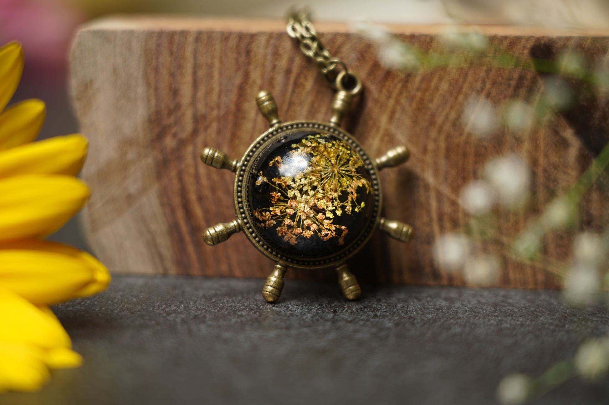 UniQ Creation Preseved floral resin Necklace for the gift, Ladies, All Flower resin Necklace with Real Leaf- Design 2