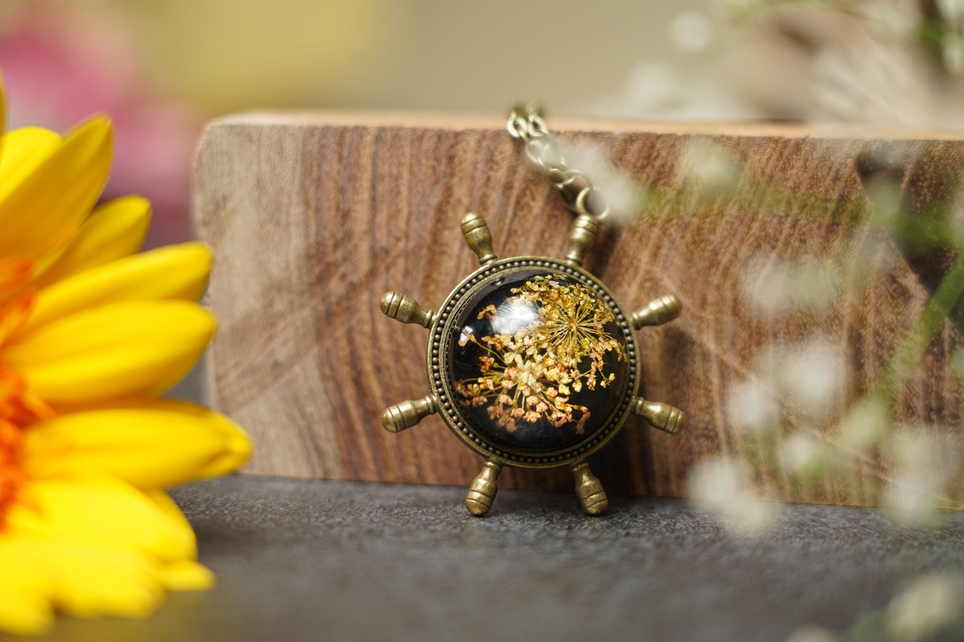 UniQ Creation Preseved floral resin Necklace for the gift, Ladies, All Flower resin Necklace with Real Leaf- Design 2