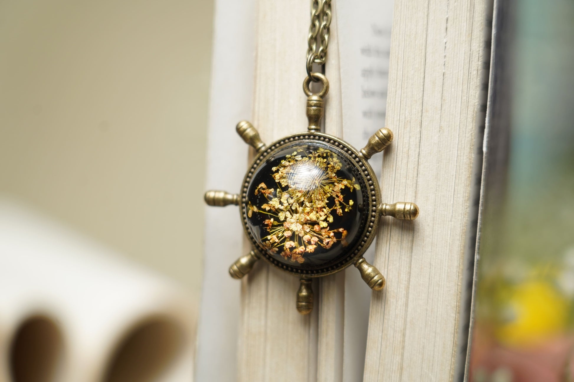 UniQ Creation Preseved floral resin Necklace for the gift, Ladies, All Flower resin Necklace with Real Leaf- Design 2