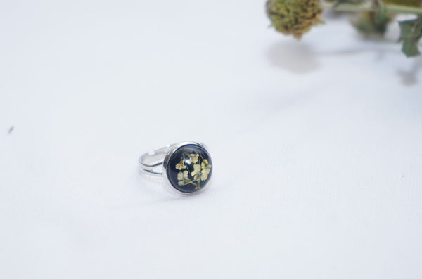 Black cute flower finger ring