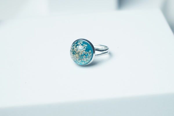 White Annes Real flower  with Blue finger ring