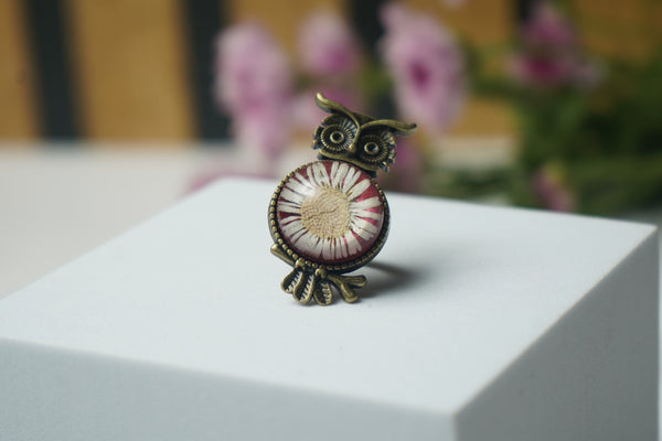 White sunflower real flower with red owl finger ring